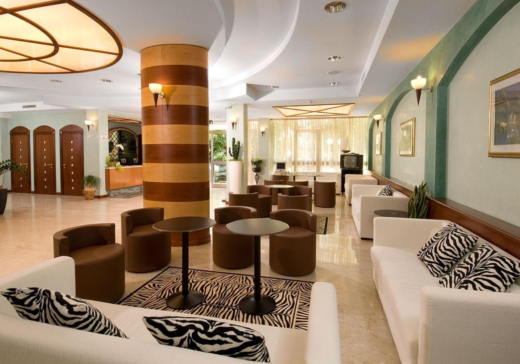 Hotel Savoia 체제나티코 외부 사진